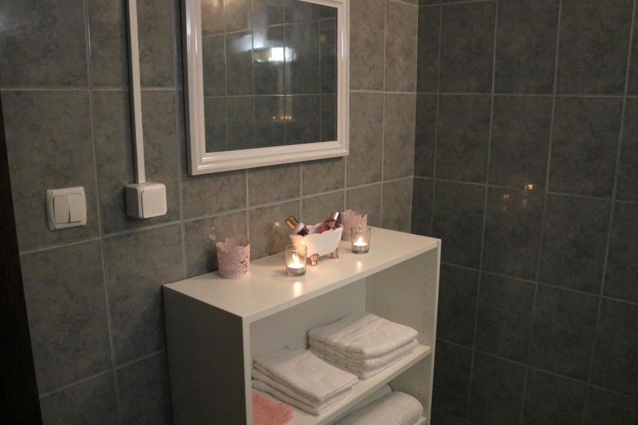 Guest House Studio Apartman Marina - With Jacuzzi, Free Parking, Pet Friendly Karlovac Zewnętrze zdjęcie