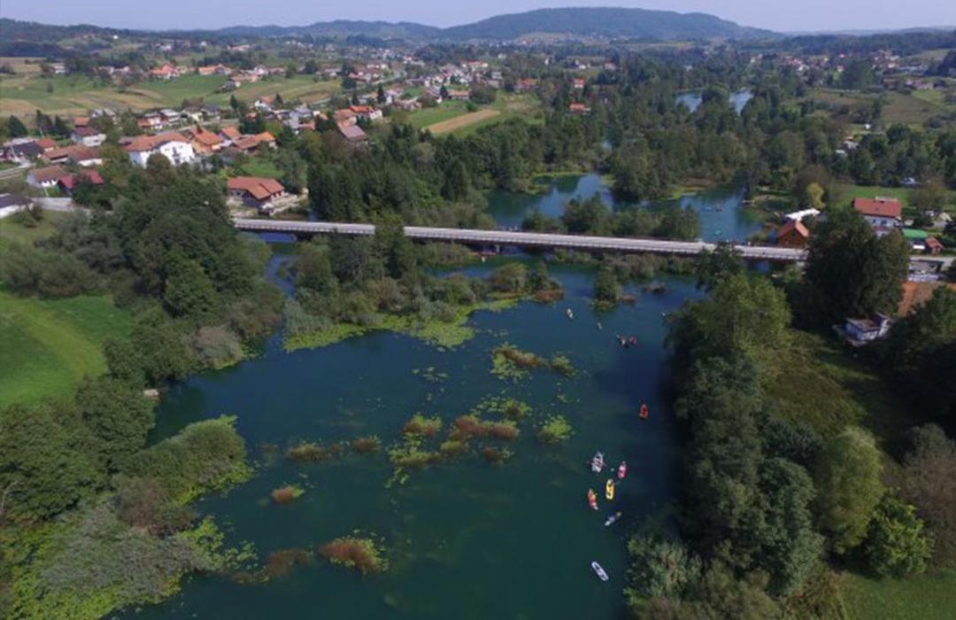 Guest House Studio Apartman Marina - With Jacuzzi, Free Parking, Pet Friendly Karlovac Zewnętrze zdjęcie